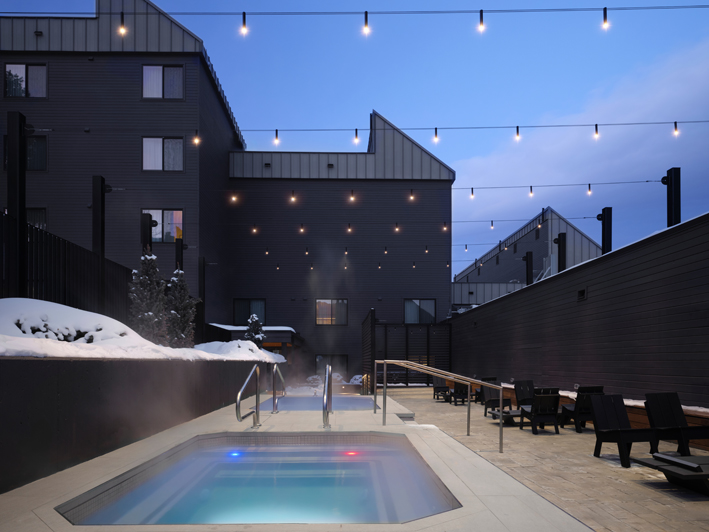 https://www.pmainc.com/wp-content/uploads/2024/02/Breckenridge-Hotel-Alpenrock-jacuzzi.jpg